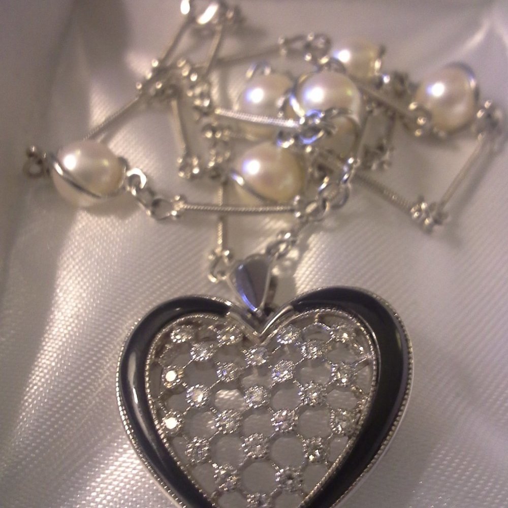 White Gold Heart Necklace wi Diamonds,Pearl& Onyx - Picture 9 of 12